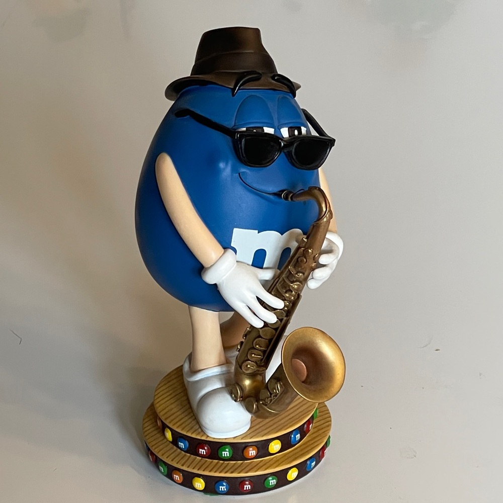 Rare M&M’s “ Cool Blue” Musical Band
Danbury Mint